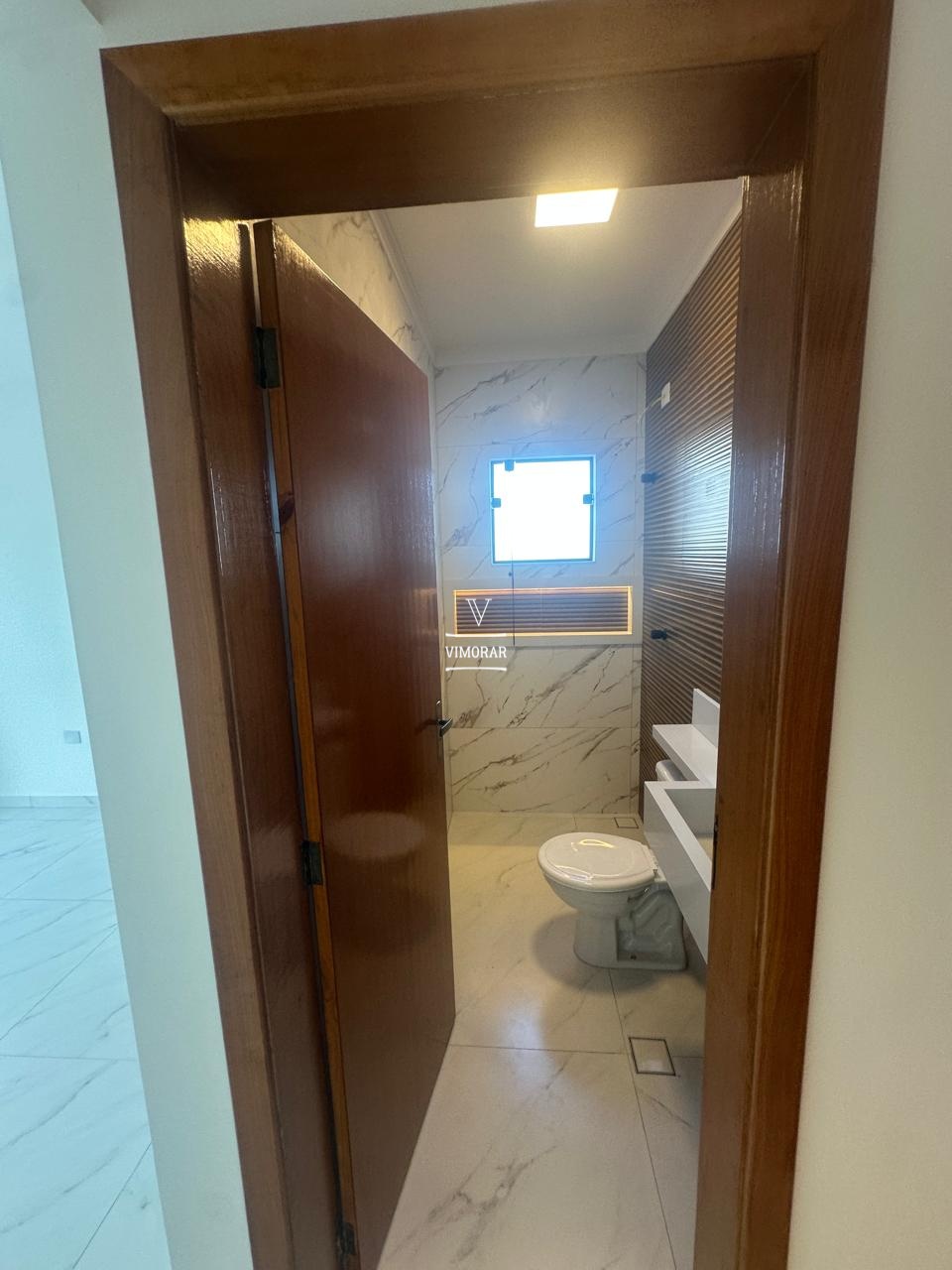 Sobrado 3 dormit&oacute;rios sendo 1 su&iacute;te + 2 vagas de garagem  Itaquaquecetuba - 