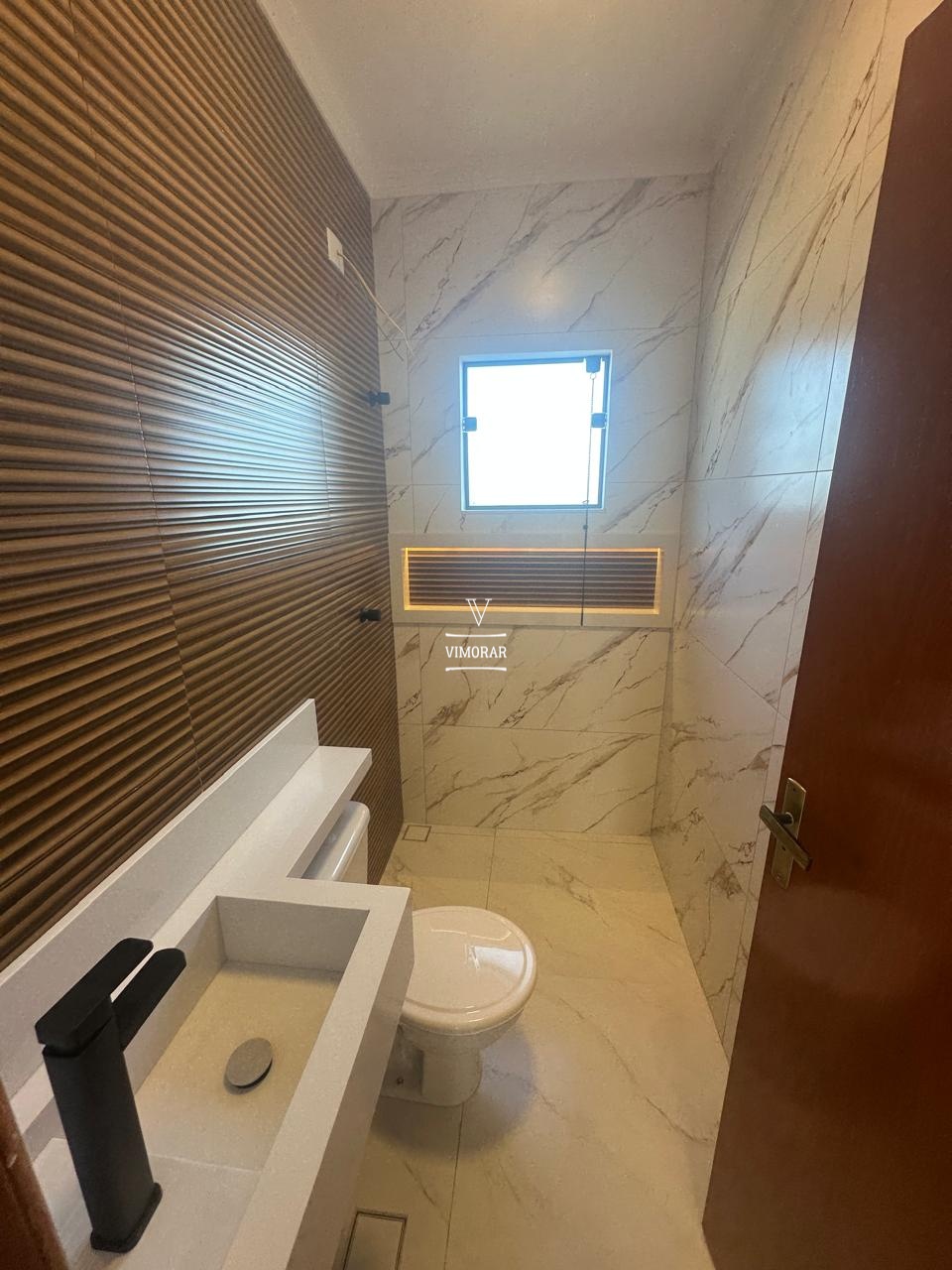 Sobrado 3 dormit&oacute;rios sendo 1 su&iacute;te + 2 vagas de garagem  Itaquaquecetuba - 