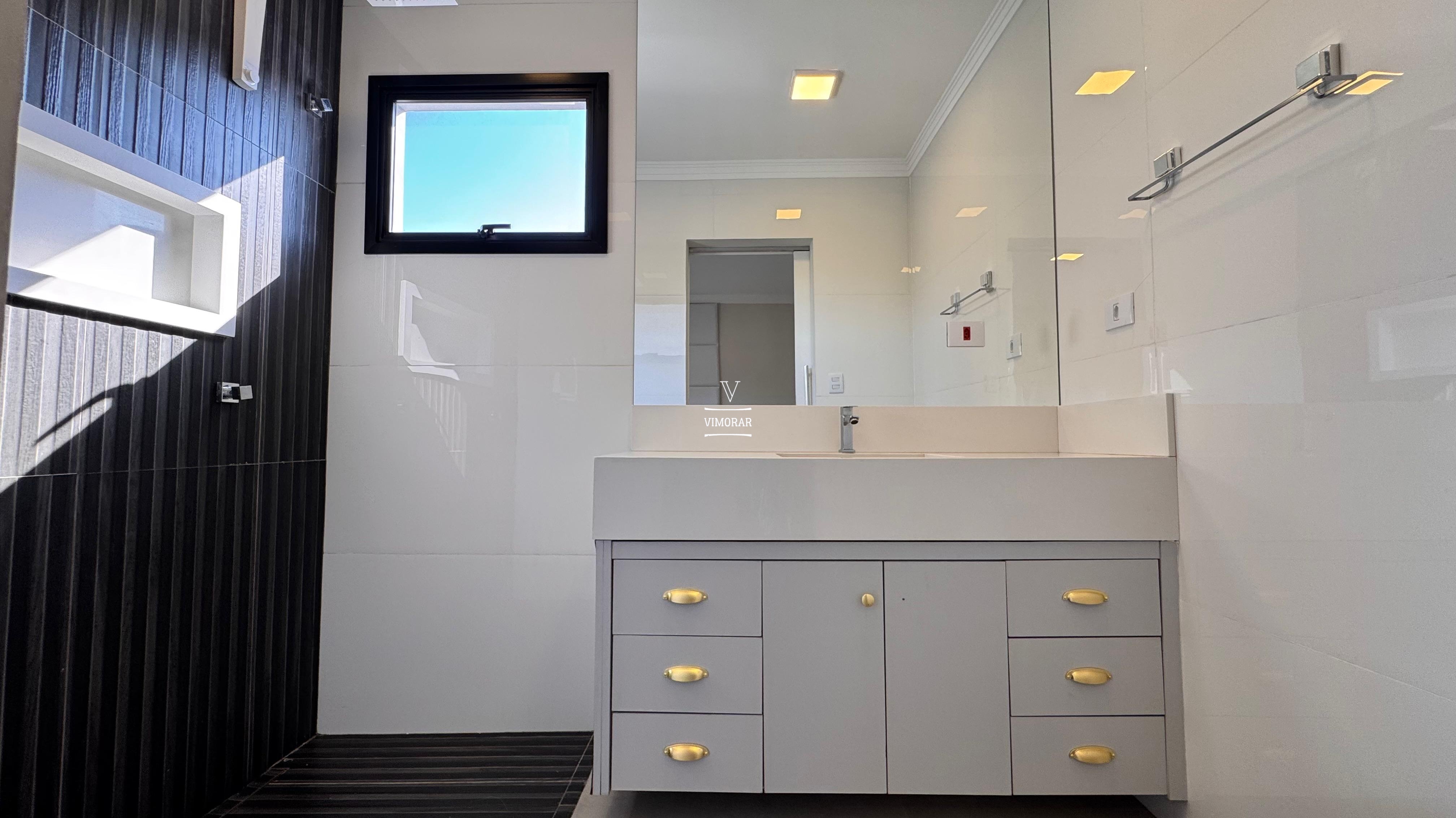 Sobrado 3 dormit&oacute;rios sendo 1 su&iacute;te + 3 vagas de garagem  Guarulhos - 