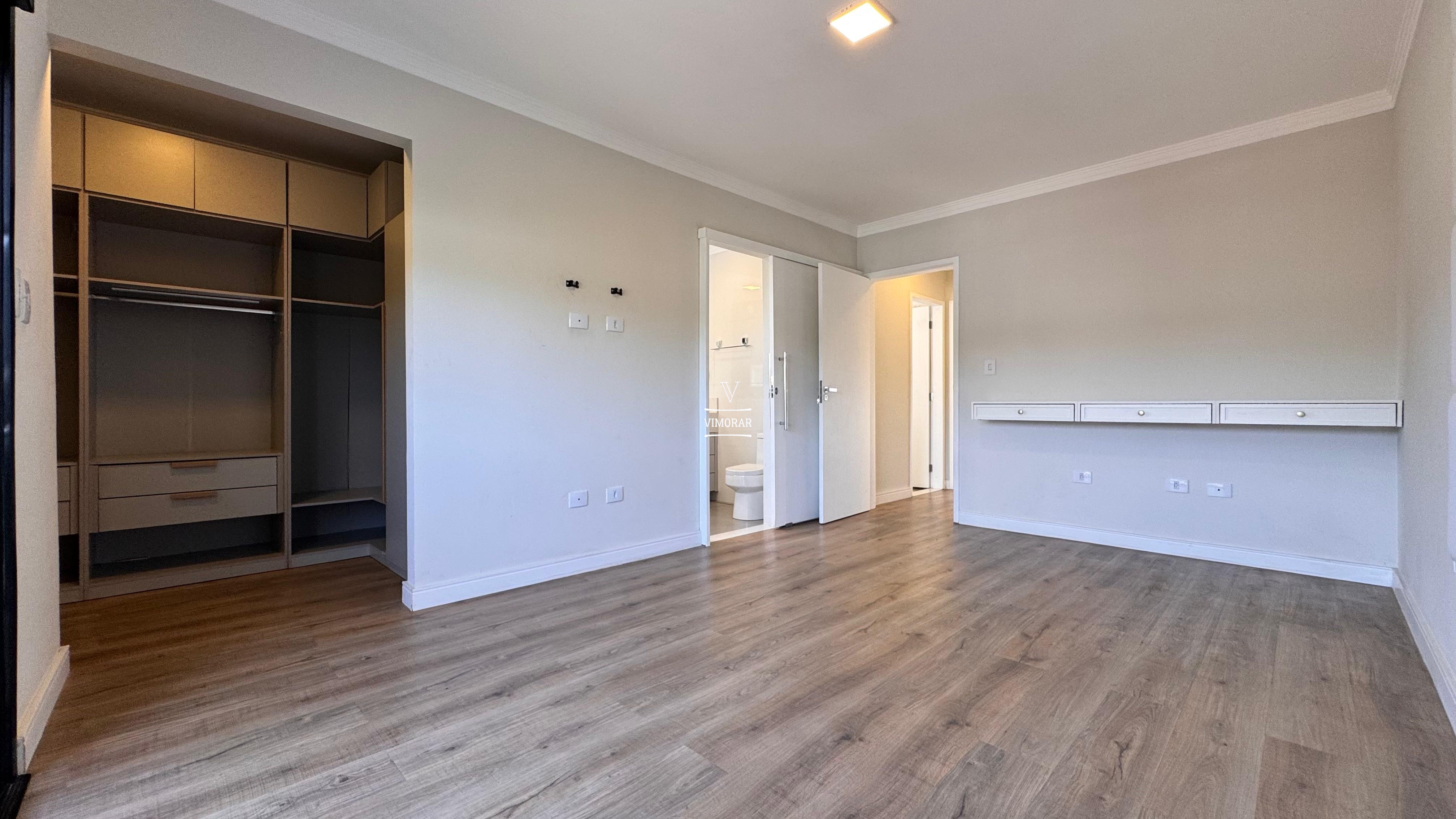 Sobrado 3 dormit&oacute;rios sendo 1 su&iacute;te + 3 vagas de garagem  Guarulhos - 