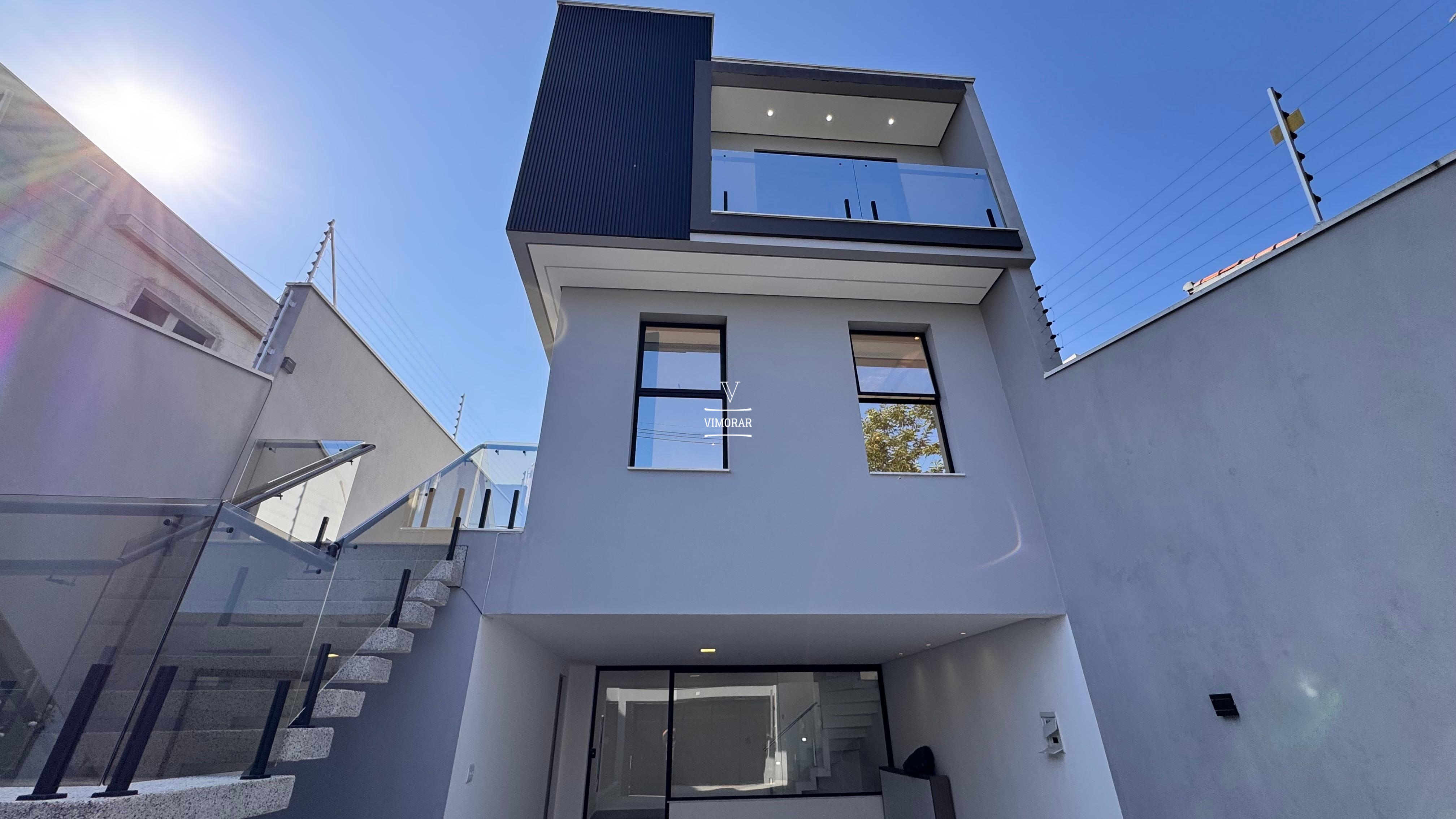 Sobrado 3 dormit&oacute;rios sendo 1 su&iacute;te + 3 vagas de garagem  Guarulhos - 