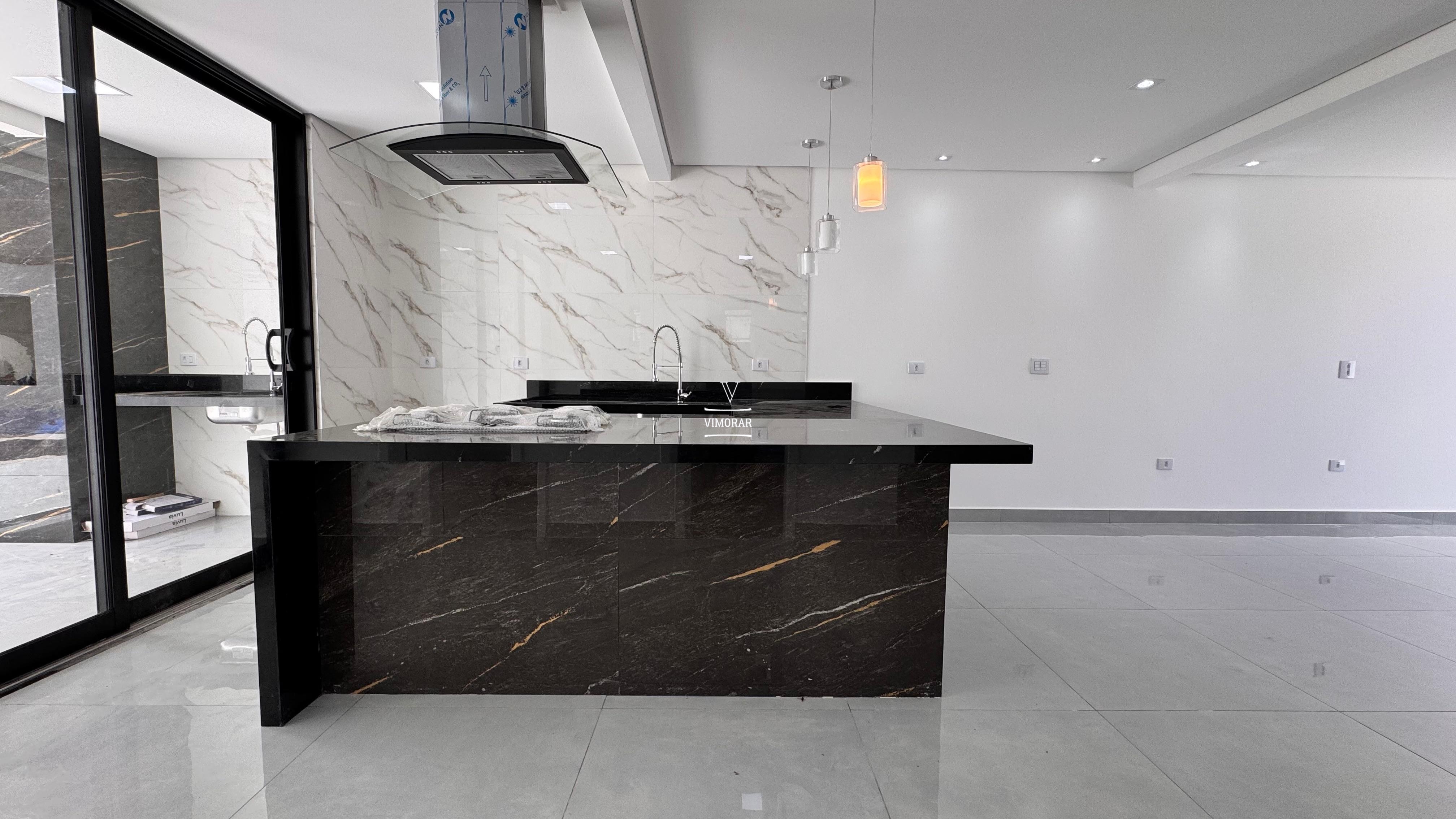 Sobrado 3 dormit&oacute;rios sendo 1 su&iacute;te + 3 vagas de garagem  Guarulhos - 