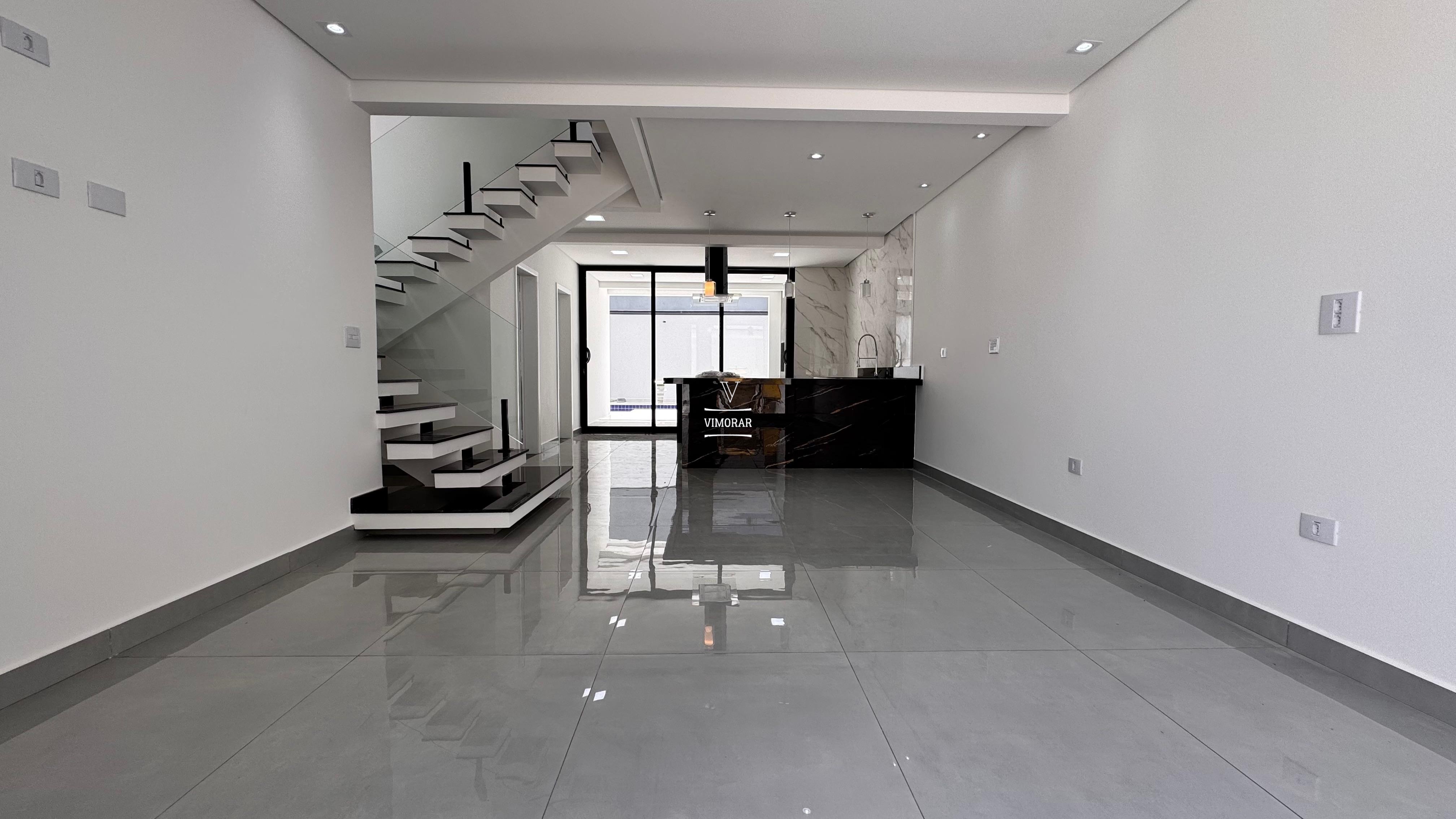 Sobrado 3 dormit&oacute;rios sendo 1 su&iacute;te + 3 vagas de garagem  Guarulhos - 