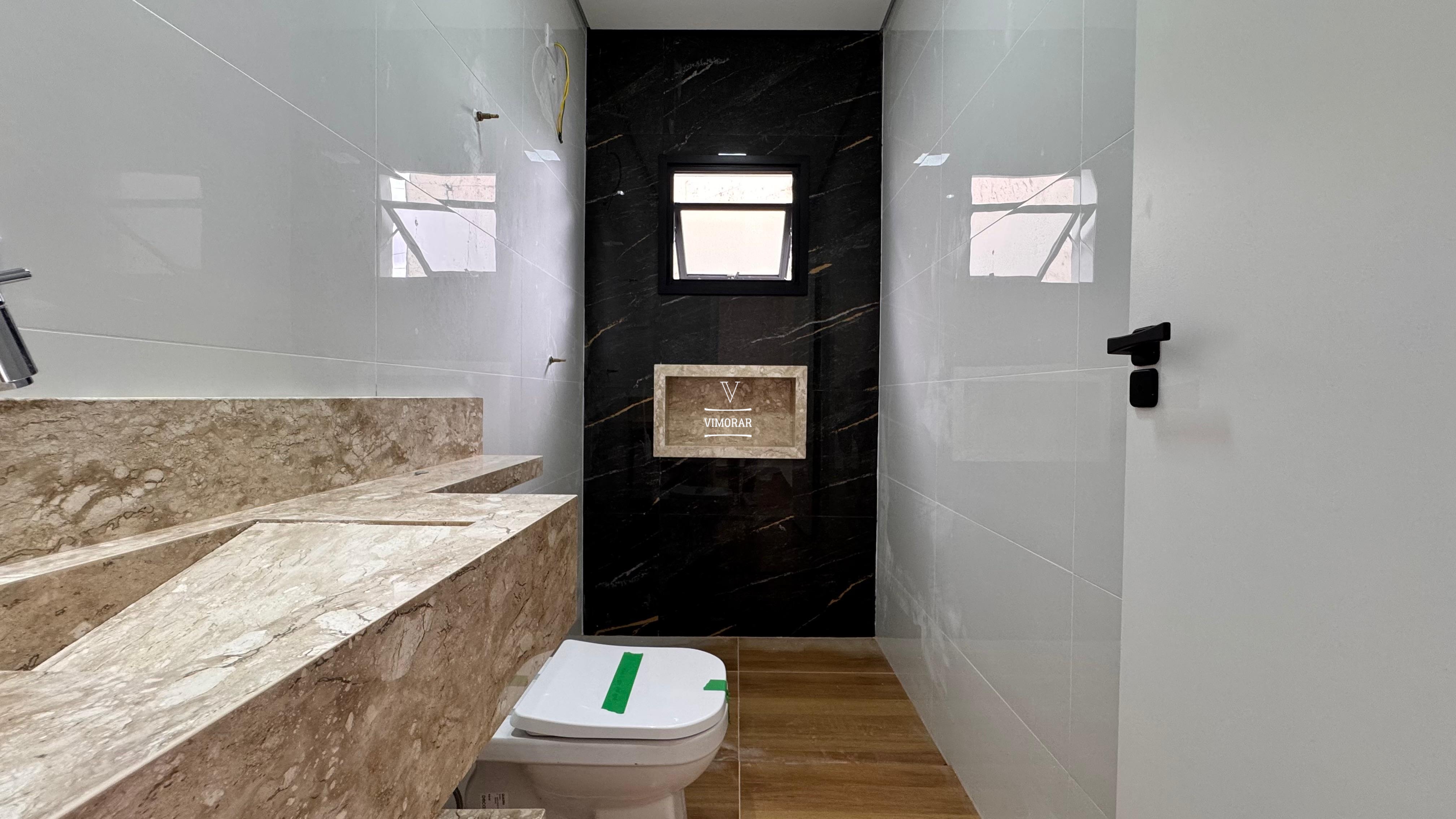 Sobrado 3 dormit&oacute;rios sendo 1 su&iacute;te + 3 vagas de garagem  Guarulhos - 