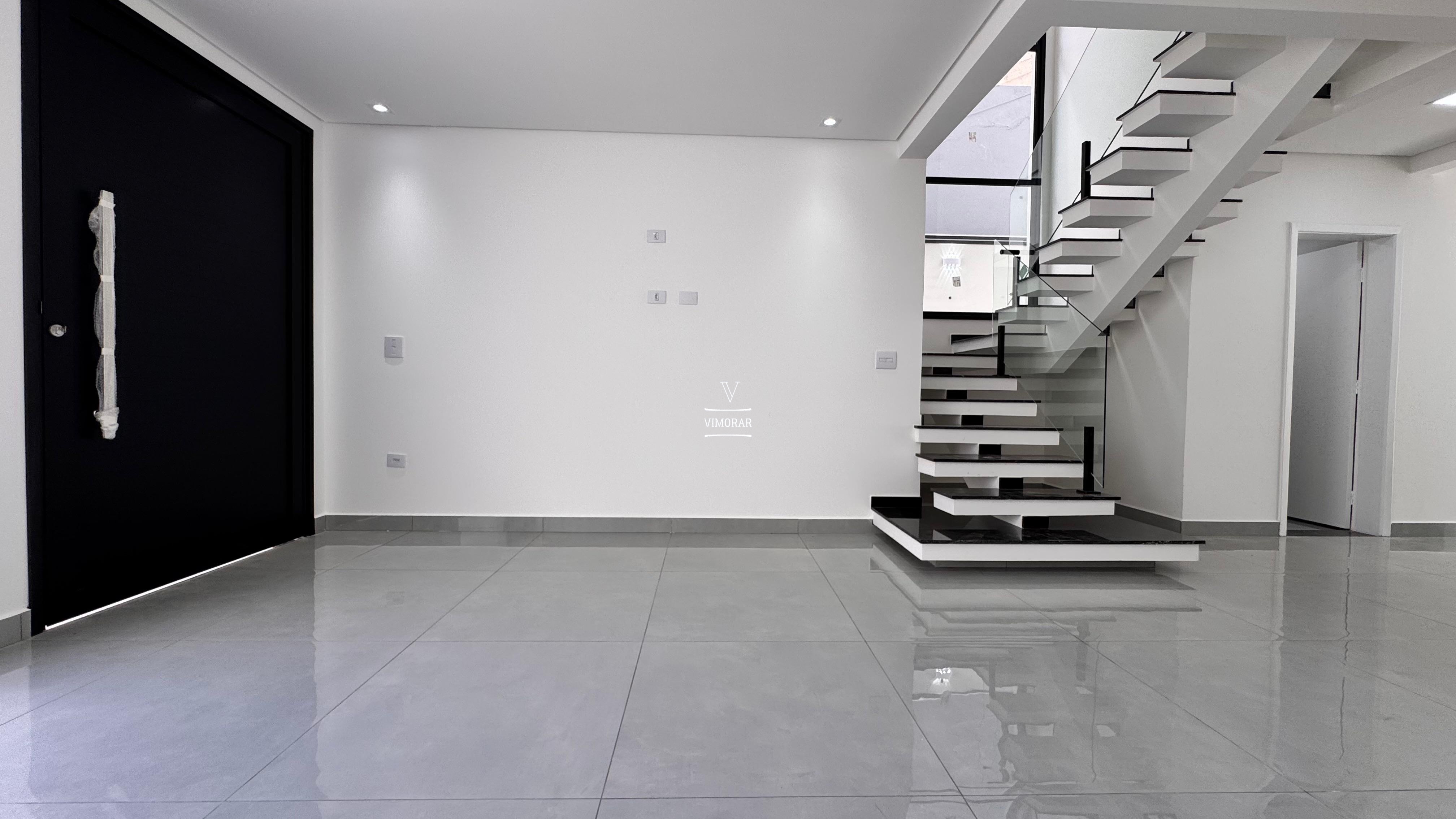 Sobrado 3 dormit&oacute;rios sendo 1 su&iacute;te + 3 vagas de garagem  Guarulhos - 