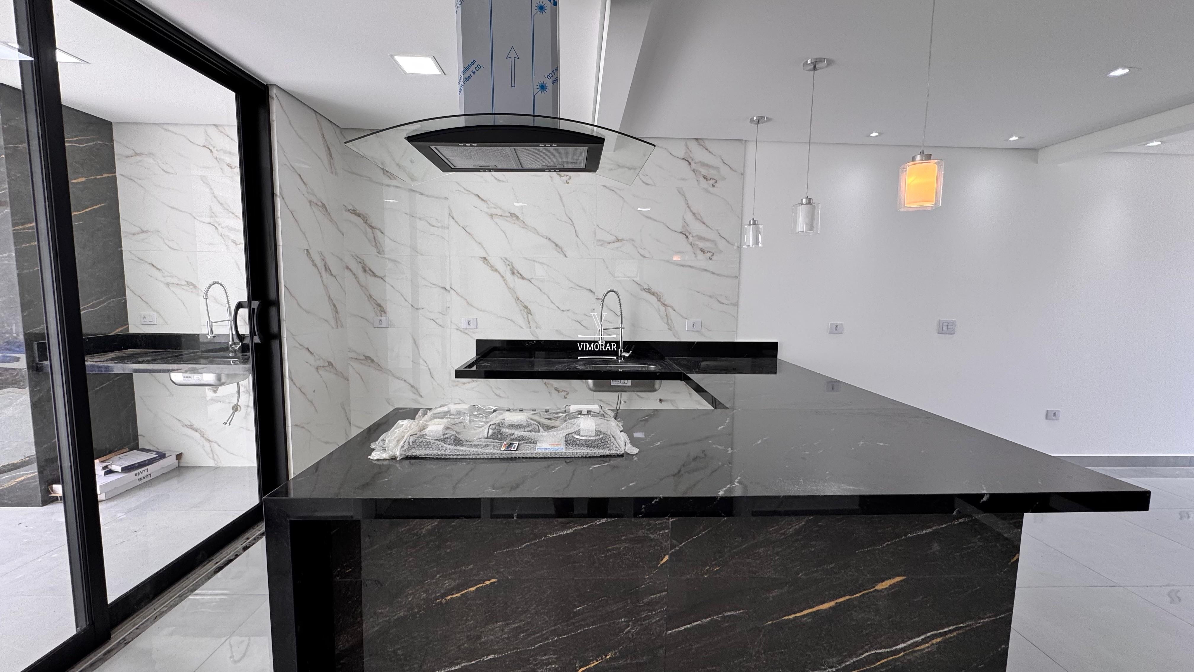 Sobrado 3 dormit&oacute;rios sendo 1 su&iacute;te + 3 vagas de garagem  Guarulhos - 