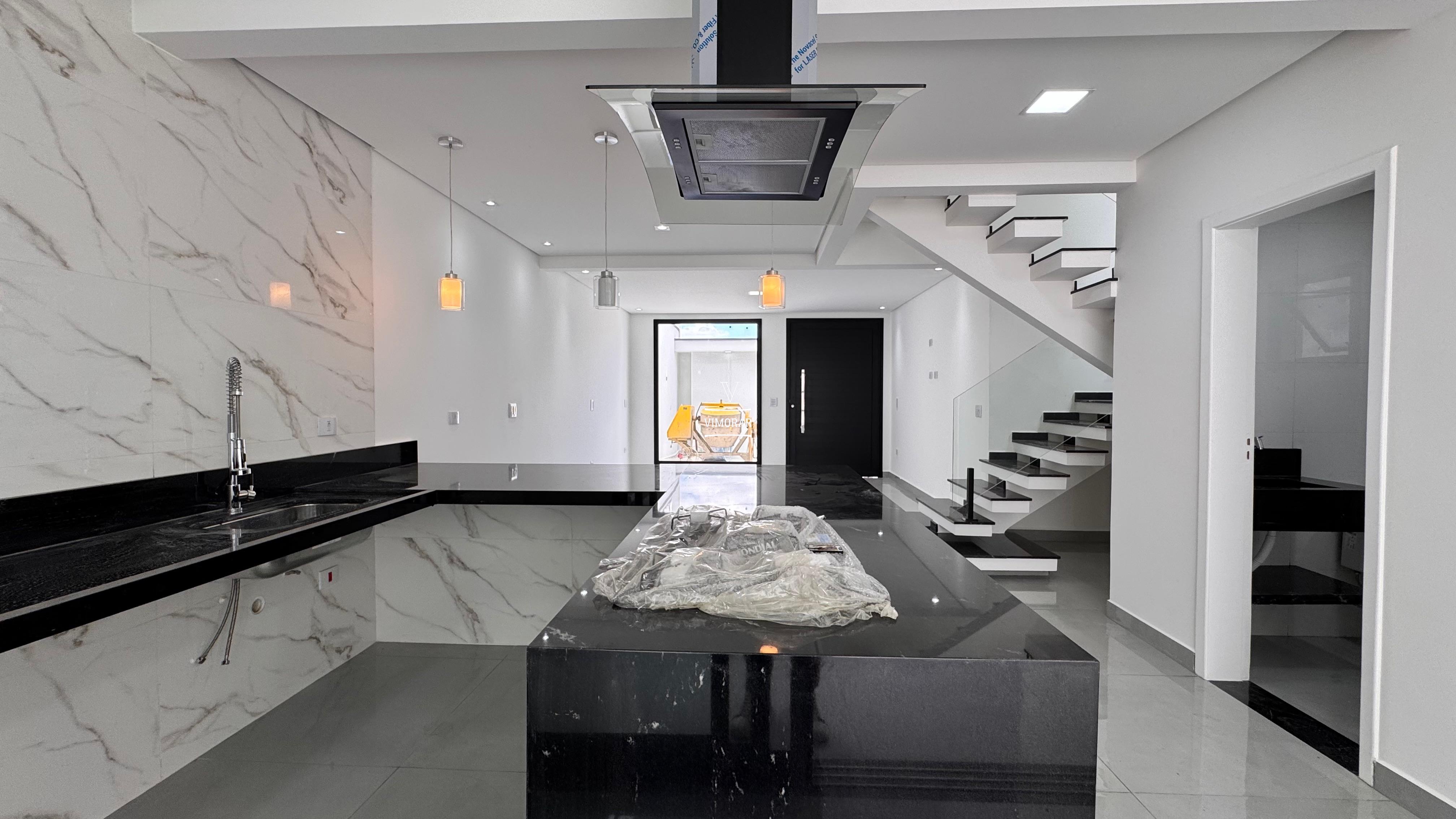 Sobrado 3 dormit&oacute;rios sendo 1 su&iacute;te + 3 vagas de garagem  Guarulhos - 