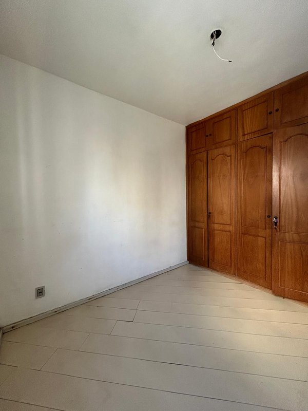 APARTAMENTO 3 QUARTOS SU&Iacute;TE VARANDA DEPEND&Ecirc;NCIA ANDAR ALTO 2 GARAGENS &Agrave; VENDA NA GRA&Ccedil;A! Avenida Euclydes da Cunha Salvador - 
