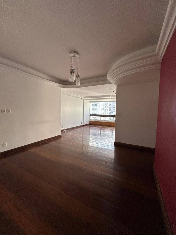 APARTAMENTO 3 QUARTOS SU&Iacute;TE VARANDA DEPEND&Ecirc;NCIA ANDAR ALTO 2 GARAGENS &Agrave; VENDA NA GRA&Ccedil;A! Avenida Euclydes da Cunha Salvador - 