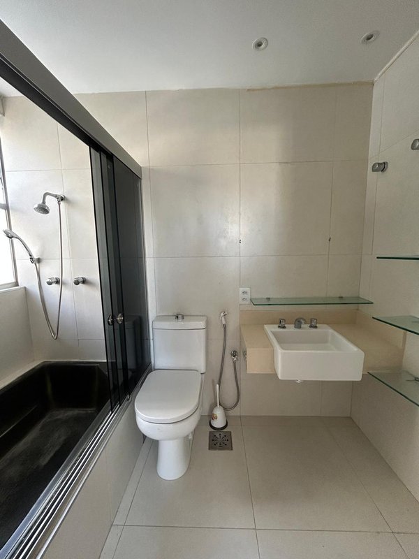 APARTAMENTO 3 QUARTOS SU&Iacute;TE VARANDA DEPEND&Ecirc;NCIA ANDAR ALTO 2 GARAGENS &Agrave; VENDA NA GRA&Ccedil;A! Avenida Euclydes da Cunha Salvador - 