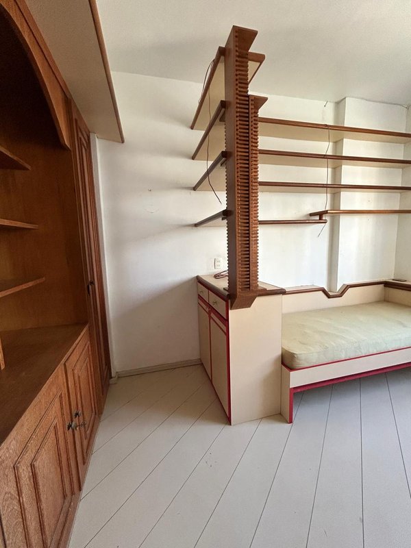 APARTAMENTO 3 QUARTOS SU&Iacute;TE VARANDA DEPEND&Ecirc;NCIA ANDAR ALTO 2 GARAGENS &Agrave; VENDA NA GRA&Ccedil;A! Avenida Euclydes da Cunha Salvador - 