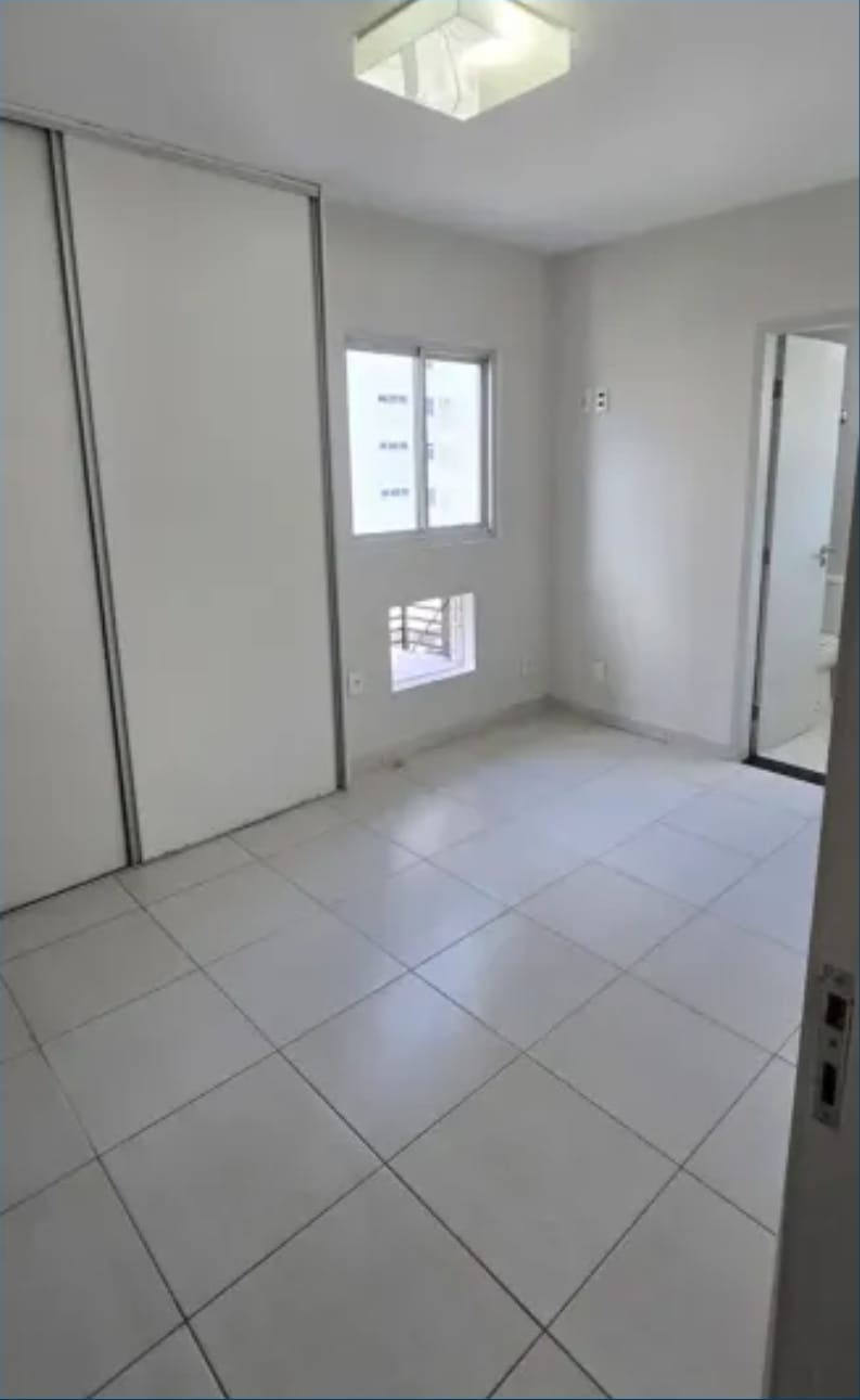 3 quartos (1 su&iacute;te). 85m&sup2;. 1 vaga de garagem. Nascente. Reformado Avenida Engenheiro Domingos Ferreira Recife - 
