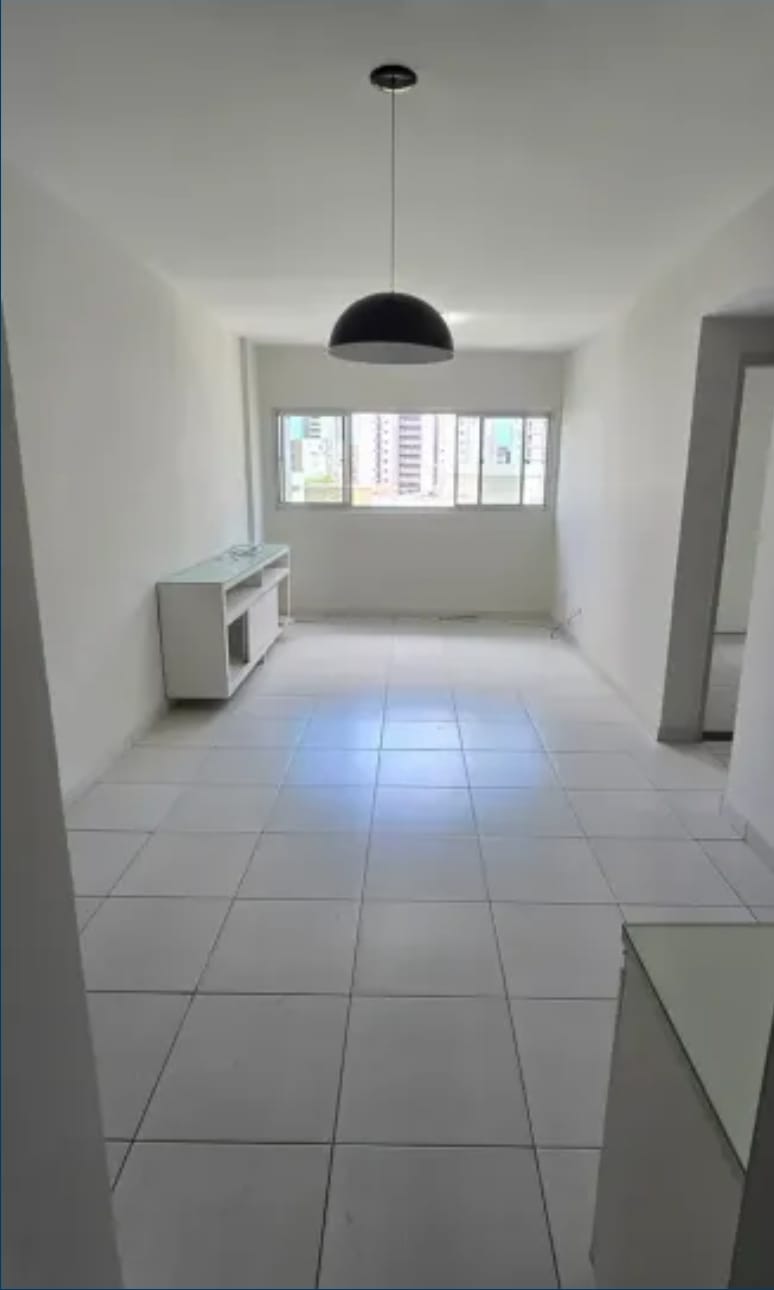 3 quartos (1 su&iacute;te). 85m&sup2;. 1 vaga de garagem. Nascente. Reformado Avenida Engenheiro Domingos Ferreira Recife - 
