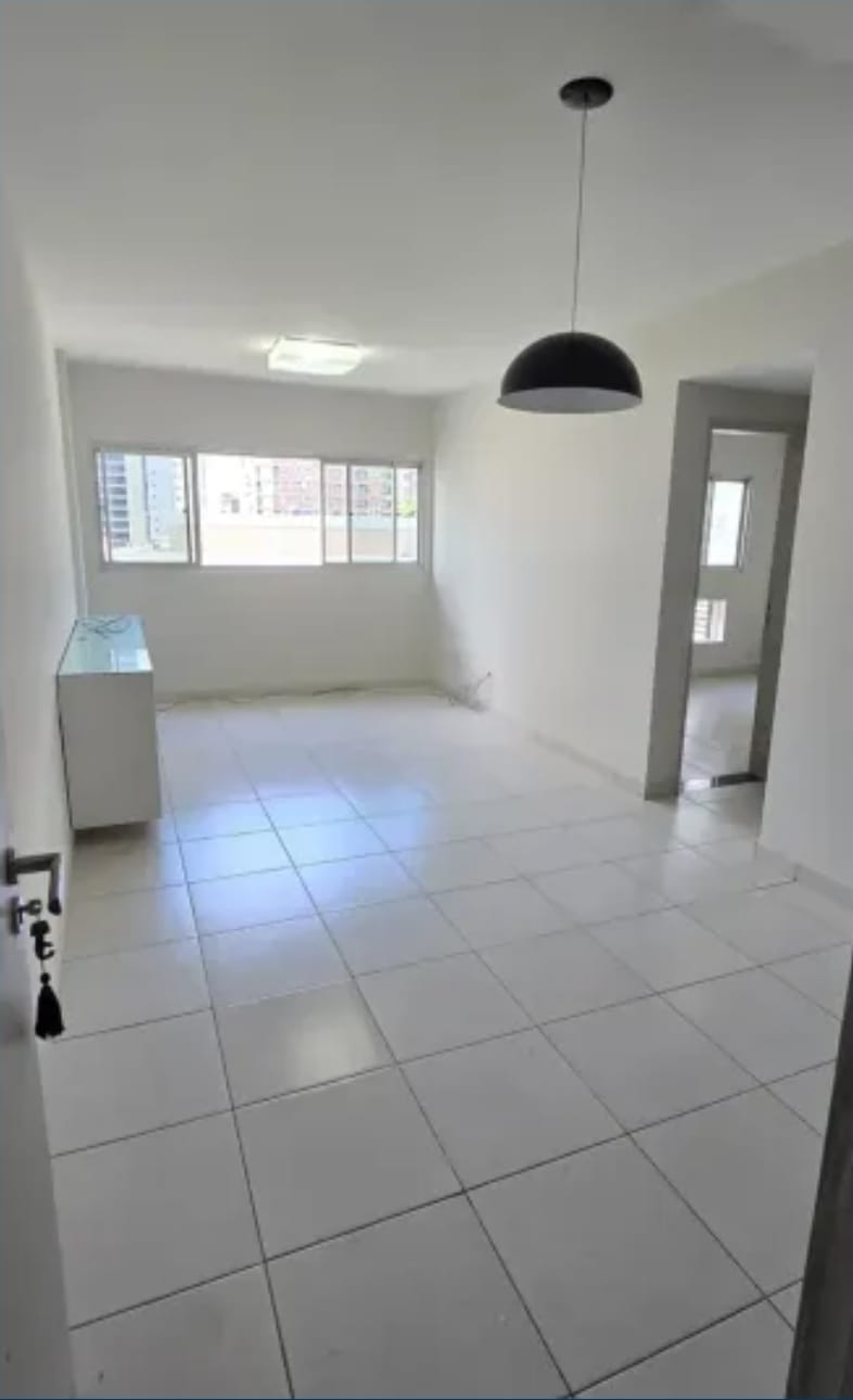 3 quartos (1 su&iacute;te). 85m&sup2;. 1 vaga de garagem. Nascente. Reformado Avenida Engenheiro Domingos Ferreira Recife - 
