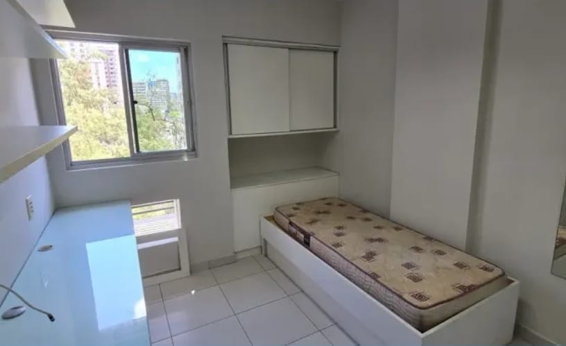 3 quartos (1 su&iacute;te). 85m&sup2;. 1 vaga de garagem. Nascente. Reformado Avenida Engenheiro Domingos Ferreira Recife - 