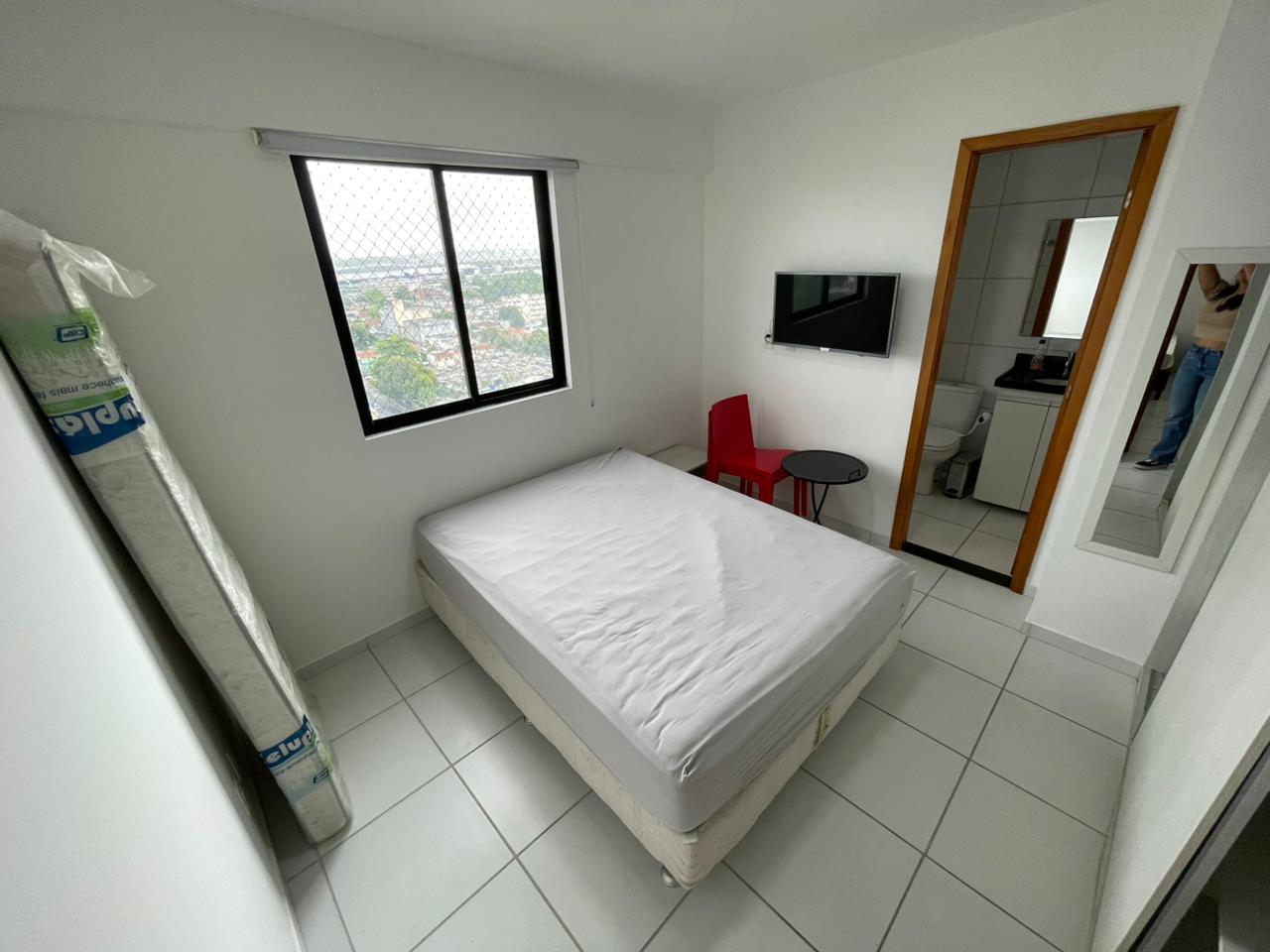 2 quartos (1 su&iacute;te). 57m&sup2;. 1 vaga de garagem. Andar alto. Porteira Fechada Rua Antônio Vicente Recife - 