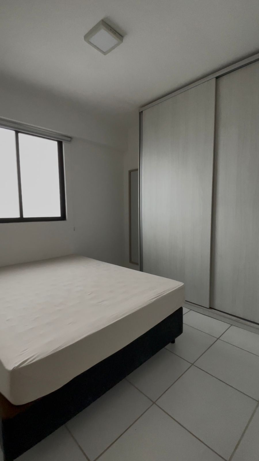 2 quartos (1 su&iacute;te). 57m&sup2;. 1 vaga de garagem. Andar alto. Porteira Fechada Rua Antônio Vicente Recife - 