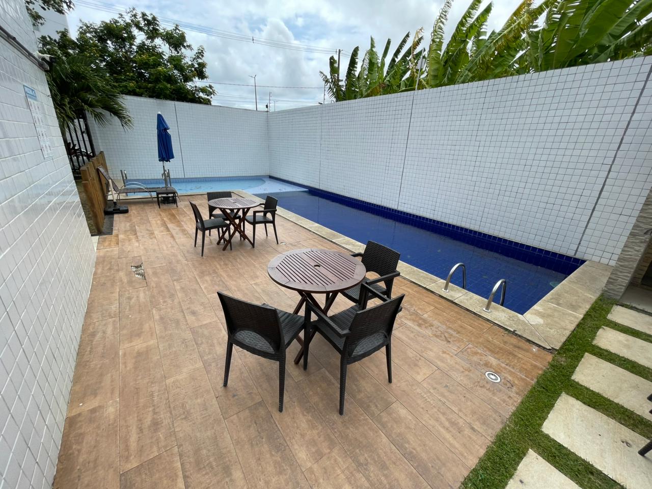 2 quartos (1 su&iacute;te). 57m&sup2;. 1 vaga de garagem. Andar alto. Porteira Fechada Rua Antônio Vicente Recife - 