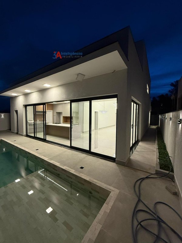 CASA COND. ALPHAVILLE CASTELLO - SOROCABA Avenida Independencia Sorocaba - 