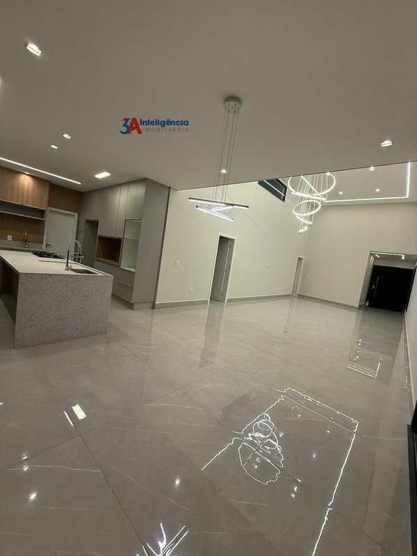 CASA COND. ALPHAVILLE CASTELLO - SOROCABA Avenida Independencia Sorocaba - 