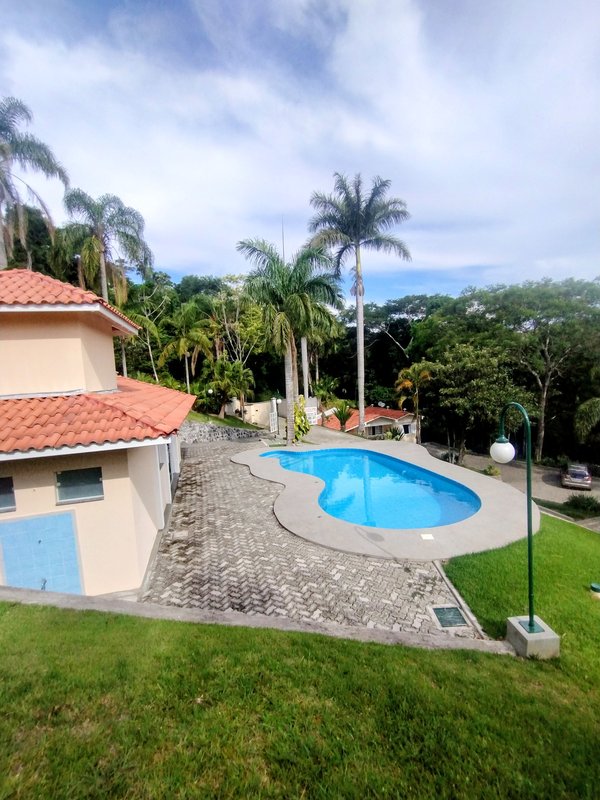 &Oacute;tima ch&aacute;cara &agrave; venda no Recanto dos P&aacute;ssaros  Jacareí - 