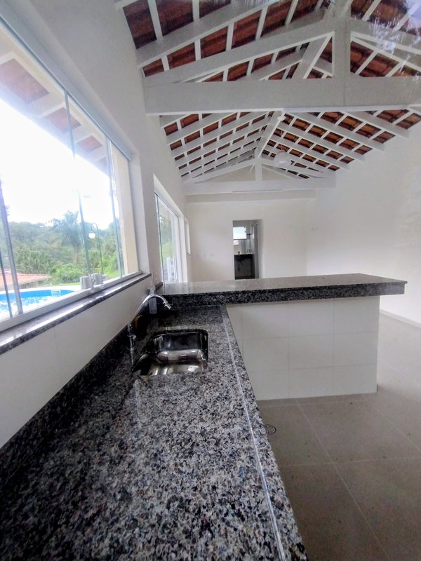 &Oacute;tima ch&aacute;cara &agrave; venda no Recanto dos P&aacute;ssaros  Jacareí - 