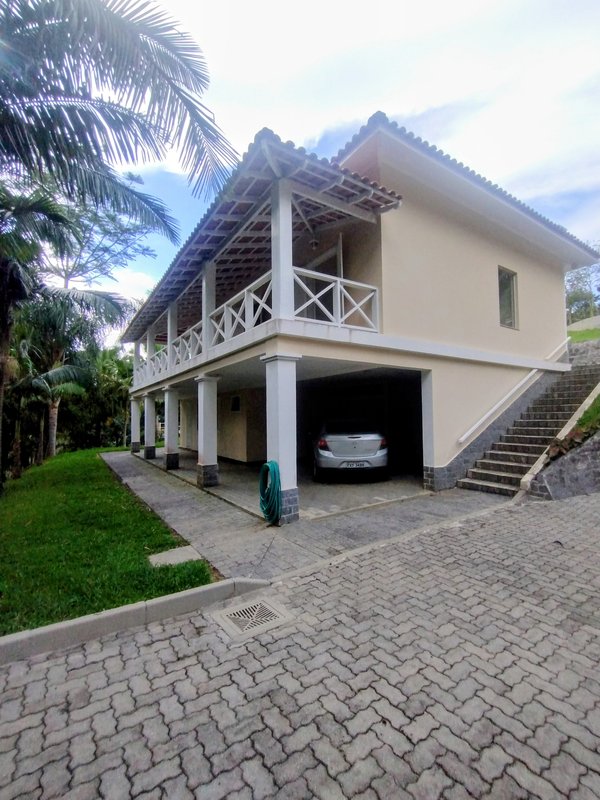 &Oacute;tima ch&aacute;cara &agrave; venda no Recanto dos P&aacute;ssaros  Jacareí - 