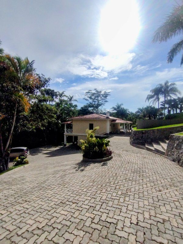 &Oacute;tima ch&aacute;cara &agrave; venda no Recanto dos P&aacute;ssaros  Jacareí - 