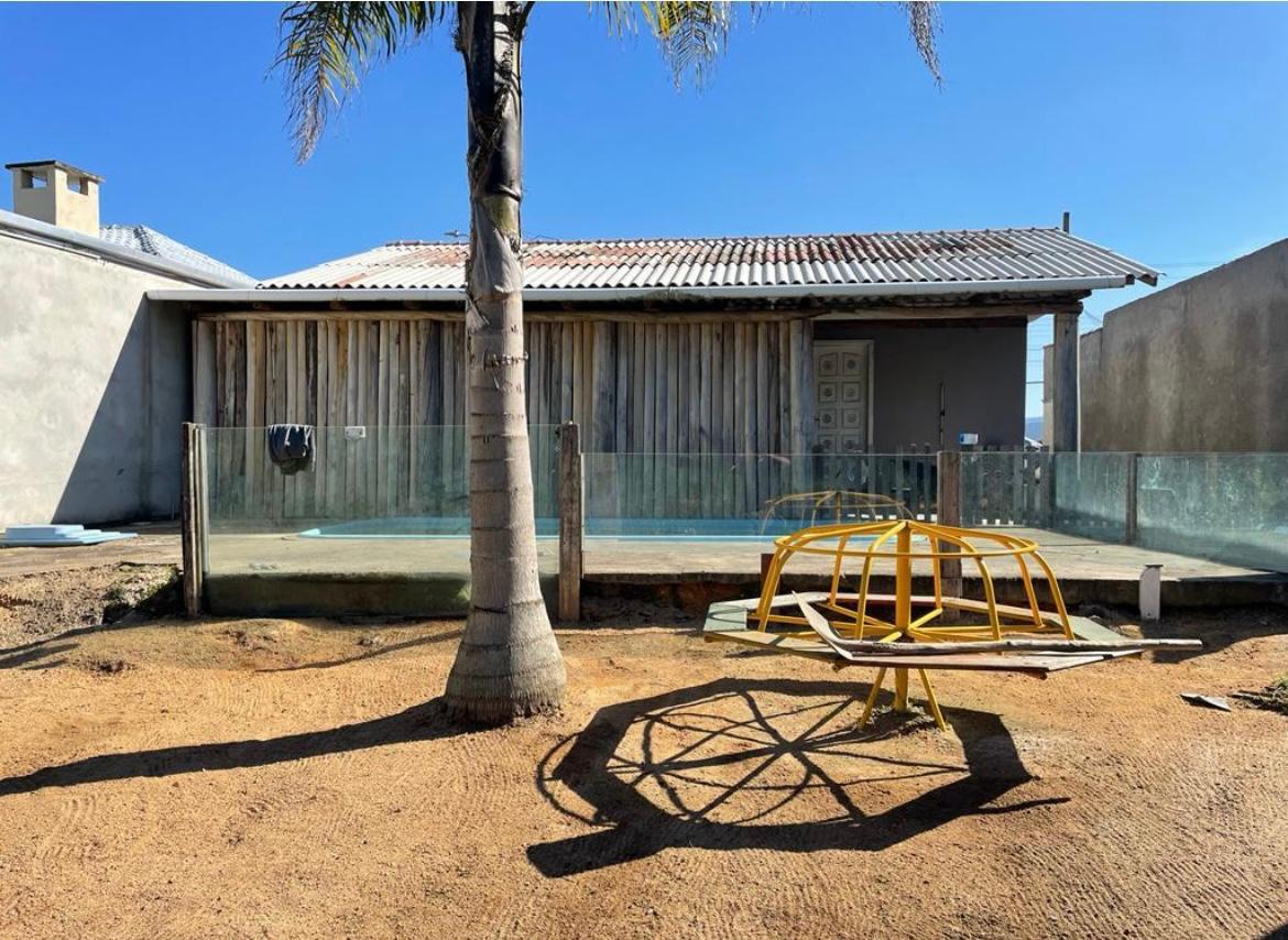 Casa de Alvenaria no bairro Areias do Meio em Governador Celso Ramos SC Rodovia Francisco Wouling CELSO RAMOS - 