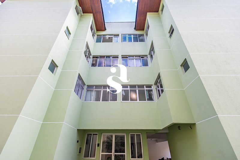 Apartamento &agrave; venda no Guabirotuba com 3 quartos (1 su&iacute;te), sacada, churrasqueira, 1 vaga Rua Capitão João Ribas de Oliveira Curitiba - 