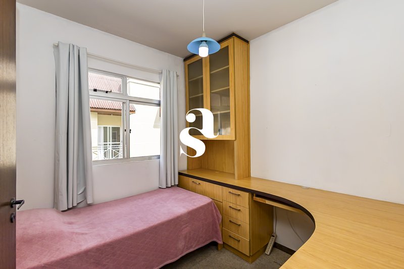 Apartamento &agrave; venda no Guabirotuba com 3 quartos (1 su&iacute;te), sacada, churrasqueira, 1 vaga Rua Capitão João Ribas de Oliveira Curitiba - 