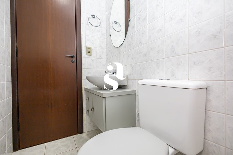 Apartamento &agrave; venda no Guabirotuba com 3 quartos (1 su&iacute;te), sacada, churrasqueira, 1 vaga Rua Capitão João Ribas de Oliveira Curitiba - 