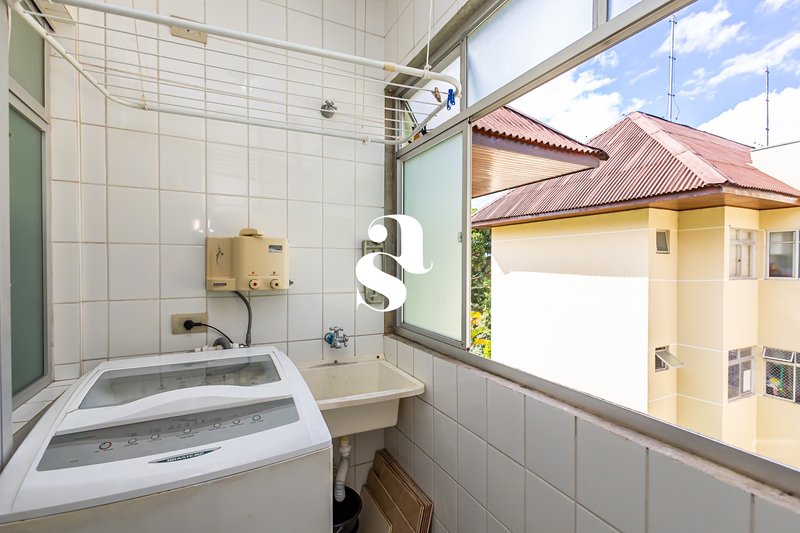 Apartamento &agrave; venda no Guabirotuba com 3 quartos (1 su&iacute;te), sacada, churrasqueira, 1 vaga Rua Capitão João Ribas de Oliveira Curitiba - 