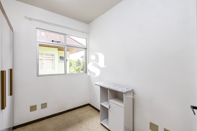 Apartamento &agrave; venda no Guabirotuba com 3 quartos (1 su&iacute;te), sacada, churrasqueira, 1 vaga Rua Capitão João Ribas de Oliveira Curitiba - 