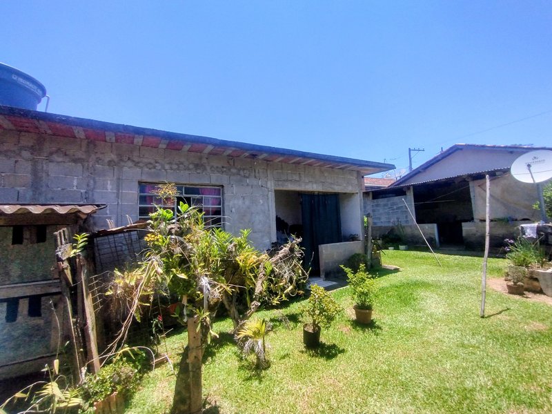 Casa &agrave; venda no centro da Boa Vista  Igaratá - 