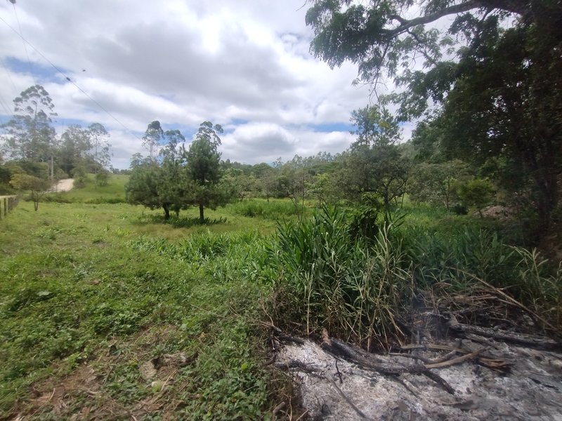 S&iacute;tio com &oacute;tima topografia &agrave; venda no Bairro Alto  Igaratá - 
