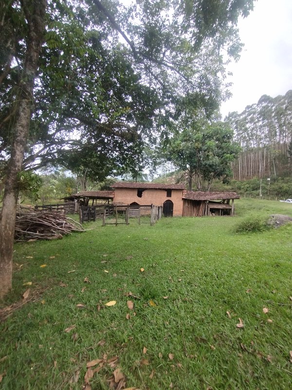 S&iacute;tio com &oacute;tima topografia &agrave; venda no Bairro Alto  Igaratá - 