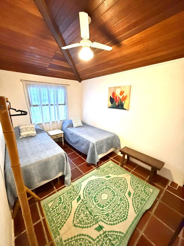 Oportunidade &Uacute;nica em Gerib&aacute; &ndash; Casa com 4 Unidades Independentes a 100m da Praia | Ideal Rua do Arvoredo Armação dos Búzios - 