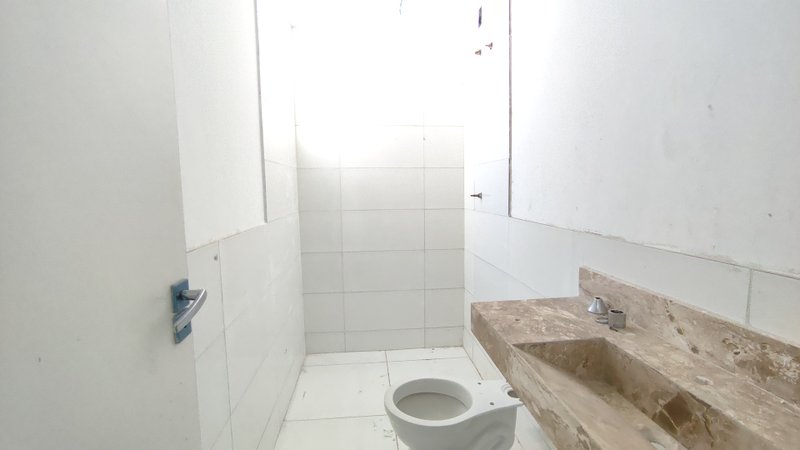 Casa - 4/4 - 3su&iacute;tes - 2 vagas Rua do Pesque e Pague Camaçari - 