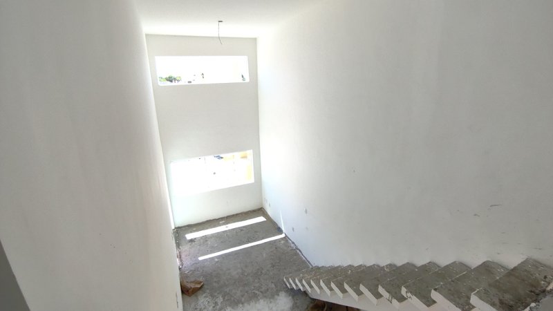 Casa - 4/4 - 3su&iacute;tes - 2 vagas Rua do Pesque e Pague Camaçari - 