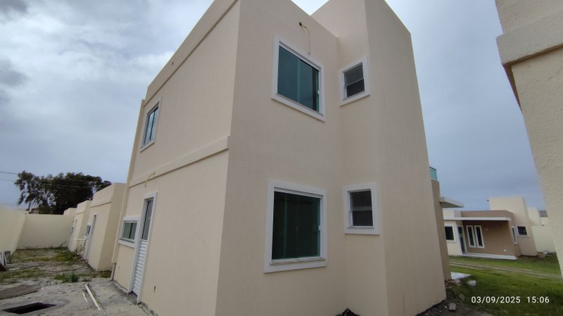 Casa - 4/4 - 3su&iacute;tes - 2 vagas Rua do Pesque e Pague Camaçari - 