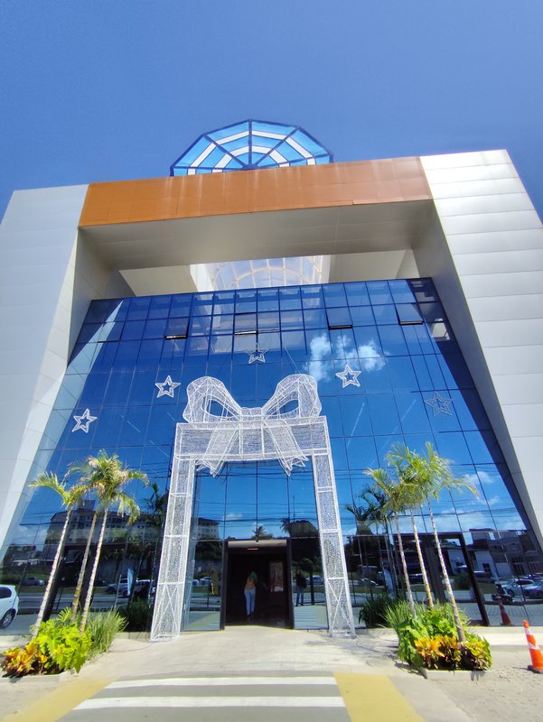 Casa - 4/4 - 3su&iacute;tes - 2 vagas Rua do Pesque e Pague Camaçari - 