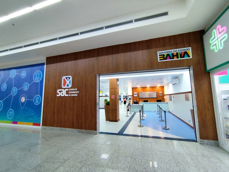 Casa - 4/4 - 3su&iacute;tes - 2 vagas Rua do Pesque e Pague Camaçari - 