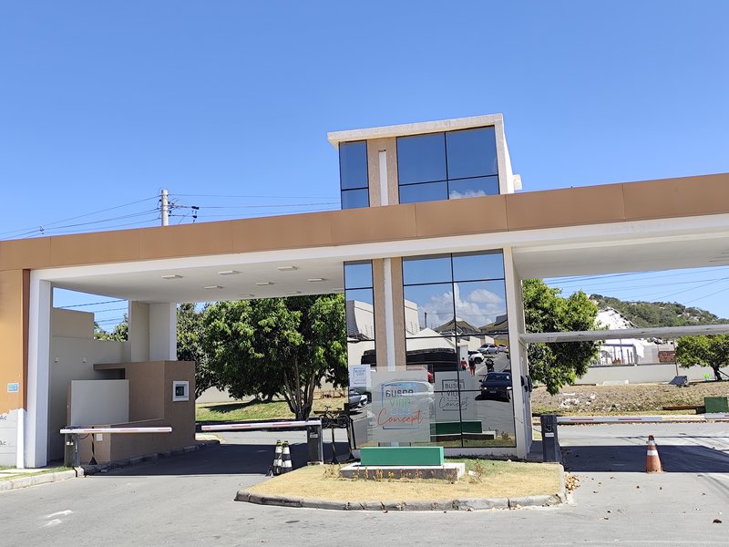 Casa - 4/4 - 3su&iacute;tes - 2 vagas Rua do Pesque e Pague Camaçari - 