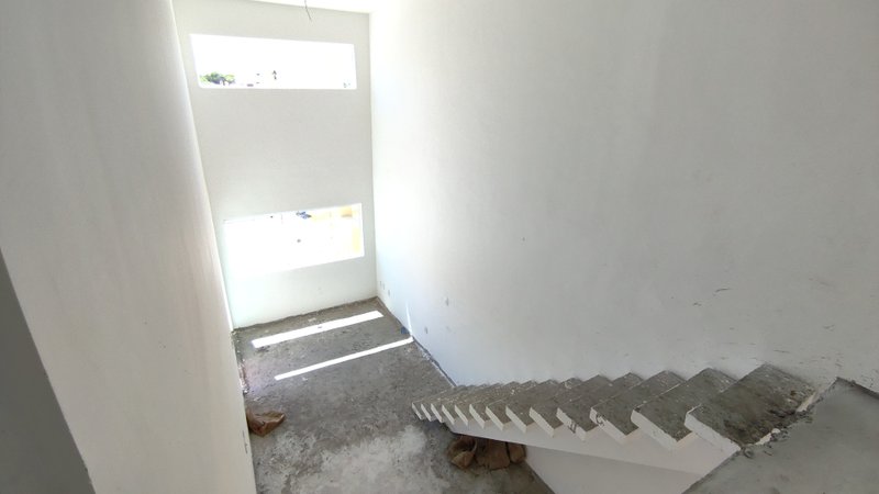 Casa - 4/4 - 3su&iacute;tes - 2 vagas Rua do Pesque e Pague Camaçari - 