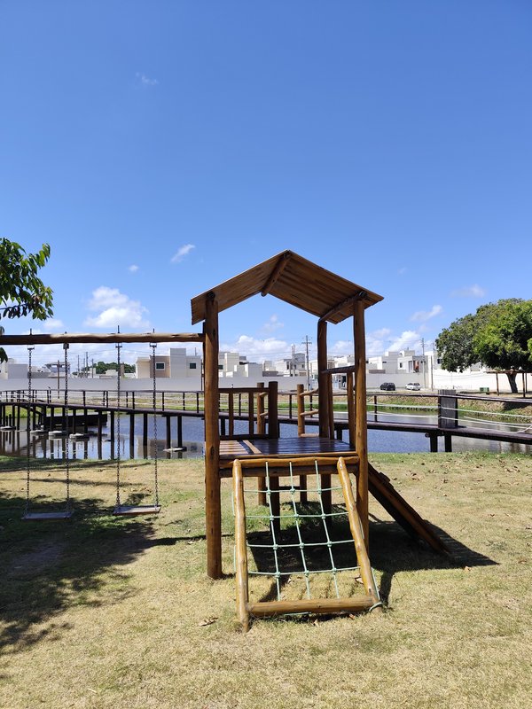 Casa - 4/4 - 3su&iacute;tes - 2 vagas Rua do Pesque e Pague Camaçari - 