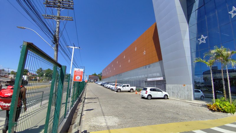 Casa - 4/4 - 3su&iacute;tes - 2 vagas Rua do Pesque e Pague Camaçari - 