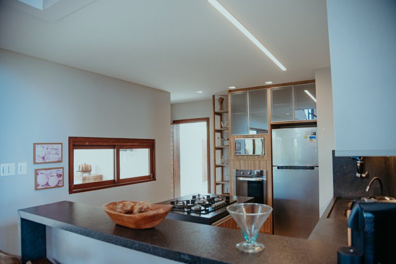 CASA 4 SU&Iacute;TES VARANDAS PISCINA GARAGEM EM CONDOMINIO FECHADO &Agrave; VENDA PRAIA DO FORTE! Av do Farol MATA DE SÃO JOÃO - 