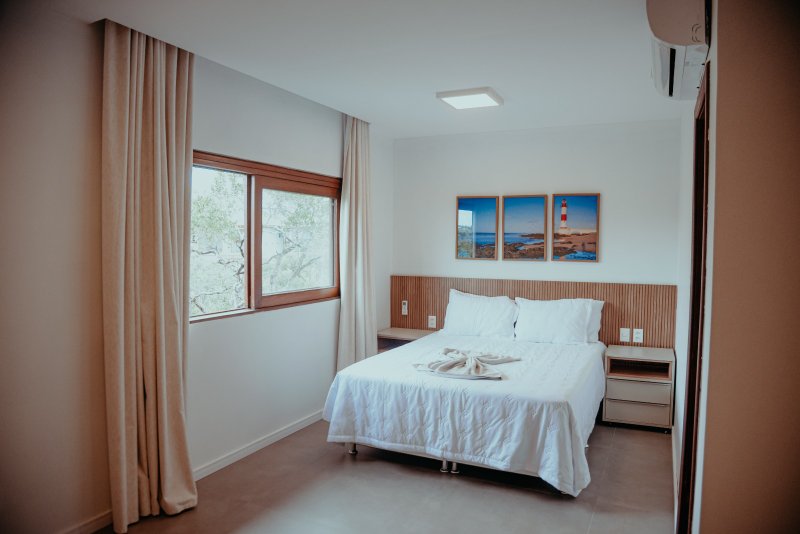 CASA 4 SU&Iacute;TES VARANDAS PISCINA GARAGEM EM CONDOMINIO FECHADO &Agrave; VENDA PRAIA DO FORTE! Av do Farol MATA DE SÃO JOÃO - 