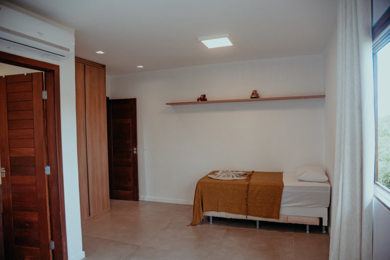 CASA 4 SU&Iacute;TES VARANDAS PISCINA GARAGEM EM CONDOMINIO FECHADO &Agrave; VENDA PRAIA DO FORTE! Av do Farol MATA DE SÃO JOÃO - 